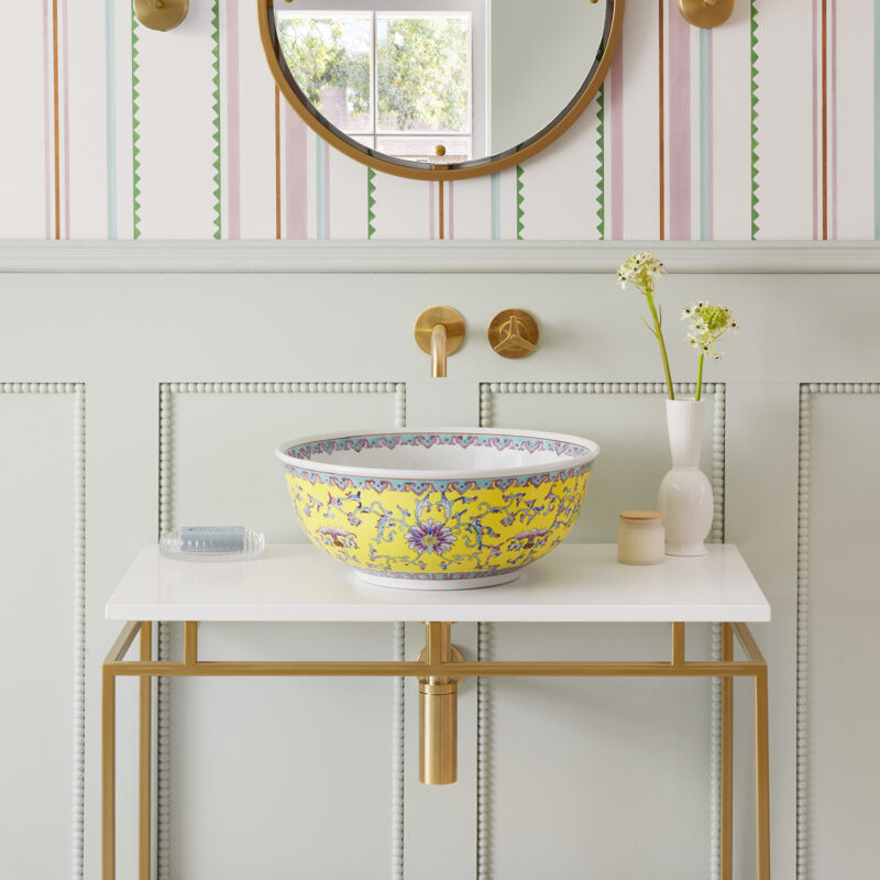 Jasper_tap_wallmounted_brushed_gold