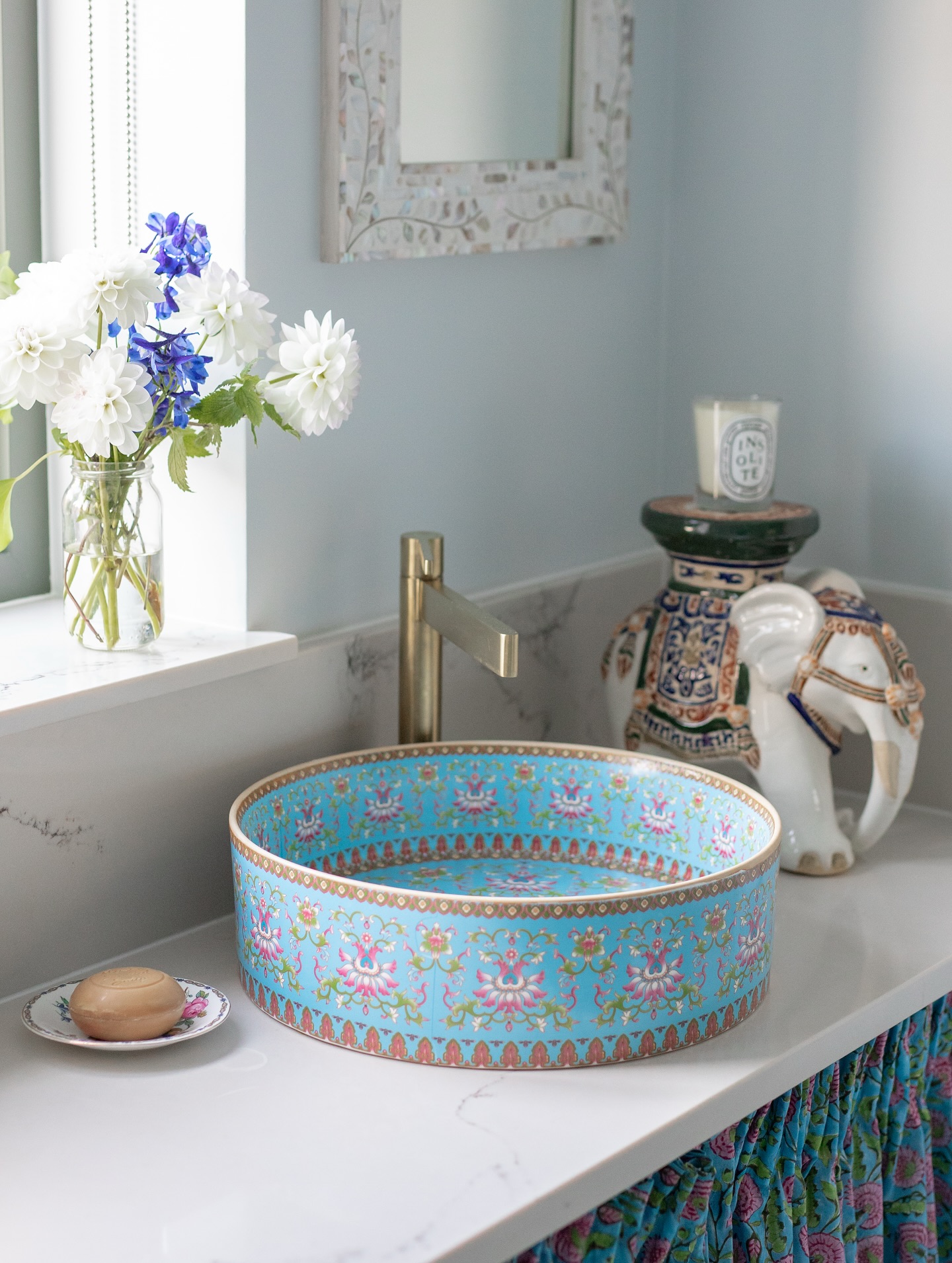 💙 A Jaipur-Inspired Jewel ✨ As an avid traveller and creator, @rosannafalconer wanted her new...