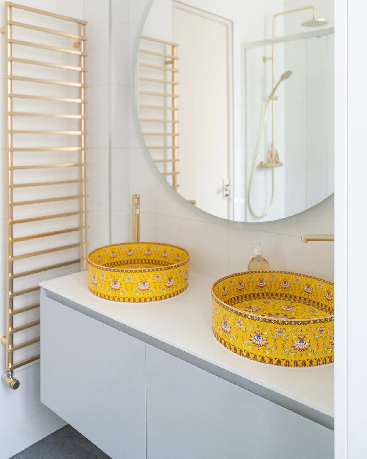 A Joyful Pop of Colour for the Bathroom 🤍 Step into a world of kaleidoscopic colour ✨ A pair of our...