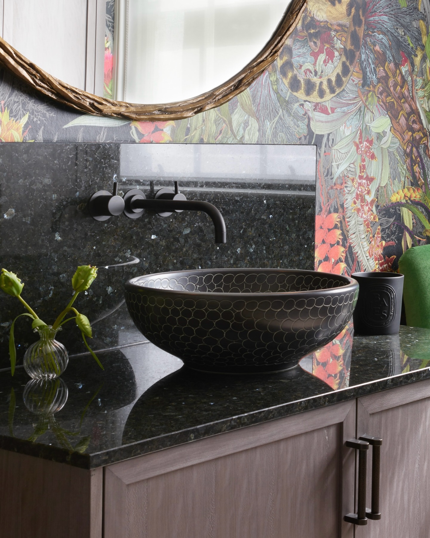 A richly layered retreat with a mid-century edge by @thompsonbellinteriors 🖤✨ Bold and intriguing,...