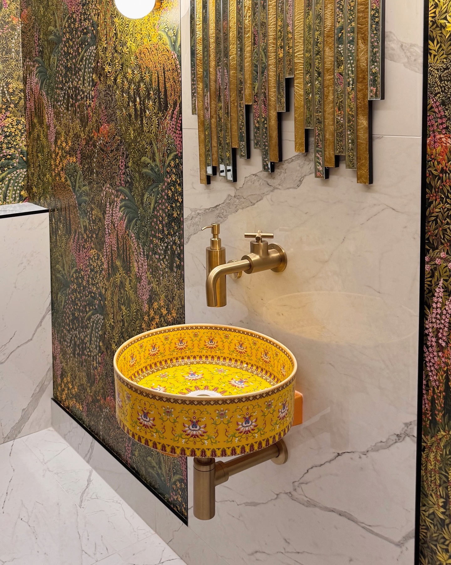 A bold, jewel-box cloakroom by Adriana Interios, showcasing our Marnie basin paired with the Oscar...