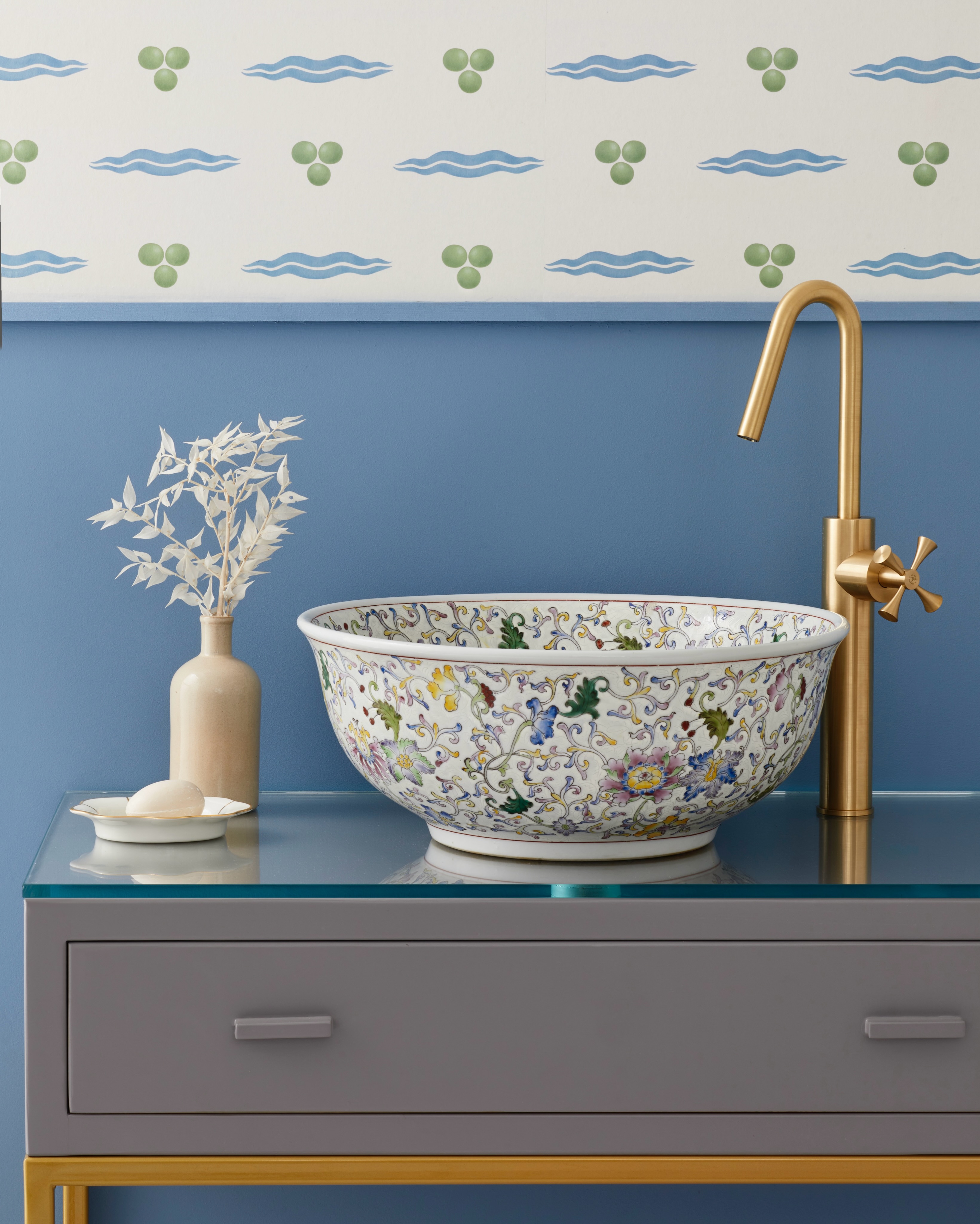 Bring the Garden Indoors 🌿 The Florentine basin captures the romance of an English summer garden in...